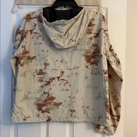 LIKE NEW!! Woman’s Mountain Hardwear Cream and Brown Jacket, L - Picture 2 of 5